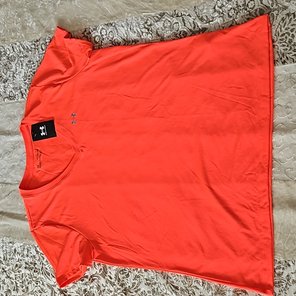Under Armour 2XL V-neck Tee